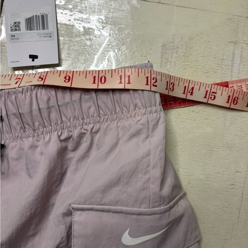 Nike Sportswear Essential Cargo Shorts Women's Size XS High-Rise New Active - Picture 4 of 7